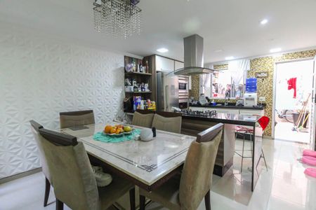 Casa à venda com 120m², 3 quartos e 3 vagas Casa à venda com 120m², 3 quartos e 3 vagasCozinha