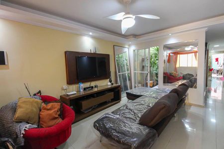 Sala de casa à venda com 3 quartos, 120m² em Parque dos Bancarios, São Paulo