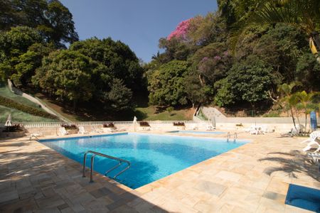 Apartamento para alugar com 100m², 2 quartos e 1 vagaÁrea comum - Piscina