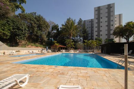 Apartamento para alugar com 100m², 2 quartos e 1 vagaÁrea comum - Piscina