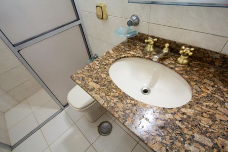 Apartamento à venda com 70m², 2 quartos e 1 vaga Apartamento à venda com 70m², 2 quartos e 1 vagaBanheiro