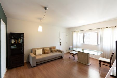 Apartamento à venda com 70m², 2 quartos e 1 vaga Apartamento à venda com 70m², 2 quartos e 1 vagaSala