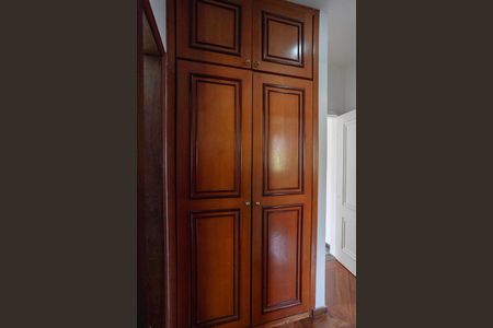 Apartamento à venda com 240m², 4 quartos e 4 vagasCorredor