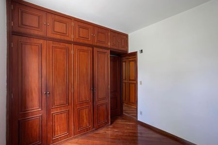Apartamento à venda com 240m², 4 quartos e 4 vagasQuarto 2