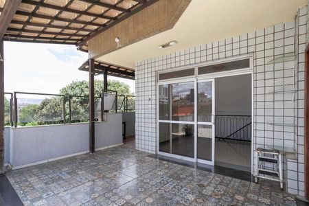 Apartamento à venda com 240m², 4 quartos e 4 vagasCobertura