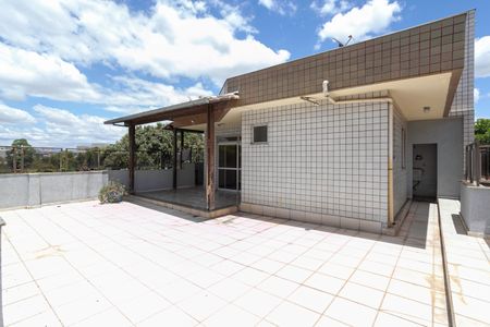 Apartamento à venda com 240m², 4 quartos e 4 vagasCobertura