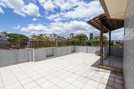 Apartamento à venda com 240m², 4 quartos e 4 vagasCobertura