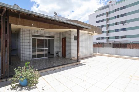 Apartamento à venda com 240m², 4 quartos e 4 vagasCobertura