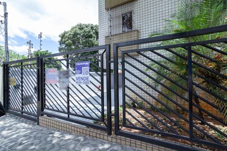 Apartamento à venda com 240m², 4 quartos e 4 vagasFachada