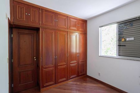 Apartamento à venda com 240m², 4 quartos e 4 vagasQuarto 1