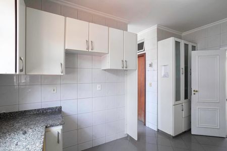 Apartamento à venda com 240m², 4 quartos e 4 vagasCozinha