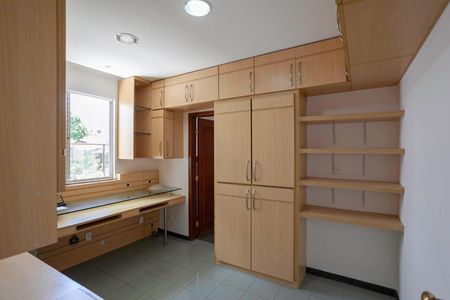 Apartamento à venda com 240m², 4 quartos e 4 vagasCobertura - Suíte 2