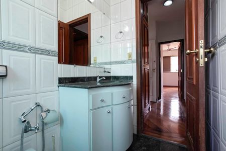 Apartamento à venda com 240m², 4 quartos e 4 vagasBanheiro social 1