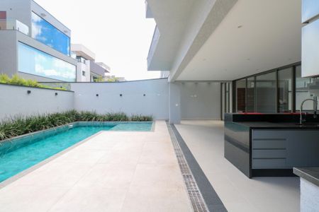 Casa de condomínio à venda com 800m², 5 quartos e 10 vagas Casa de condomínio à venda com 800m², 5 quartos e 10 vagasÁrea Gourmet e Piscina