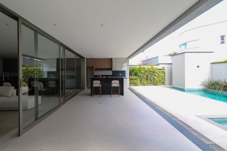 Casa de condomínio à venda com 800m², 5 quartos e 10 vagas Casa de condomínio à venda com 800m², 5 quartos e 10 vagasÁrea Gourmet e Piscina