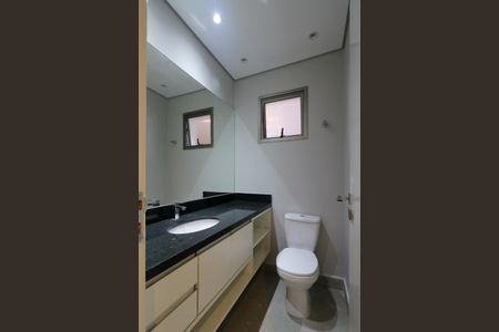 Casa de condomínio à venda com 800m², 5 quartos e 10 vagas Casa de condomínio à venda com 800m², 5 quartos e 10 vagasBanheiro da Garagem