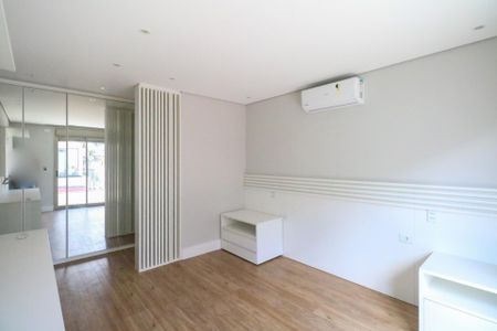 Casa de condomínio à venda com 800m², 5 quartos e 10 vagas Casa de condomínio à venda com 800m², 5 quartos e 10 vagasSuíte 3