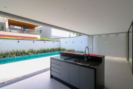 Casa de condomínio à venda com 800m², 5 quartos e 10 vagas Casa de condomínio à venda com 800m², 5 quartos e 10 vagasÁrea Gourmet e Piscina