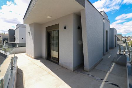 Casa de condomínio à venda com 800m², 5 quartos e 10 vagas Casa de condomínio à venda com 800m², 5 quartos e 10 vagasVaranda da Suíte 1 e 2