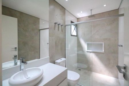 Casa de condomínio à venda com 800m², 5 quartos e 10 vagas Casa de condomínio à venda com 800m², 5 quartos e 10 vagasBanheiro da Suíte 4