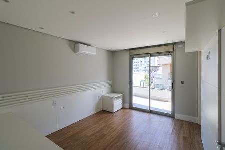 Casa de condomínio à venda com 800m², 5 quartos e 10 vagas Casa de condomínio à venda com 800m², 5 quartos e 10 vagasSuíte 2