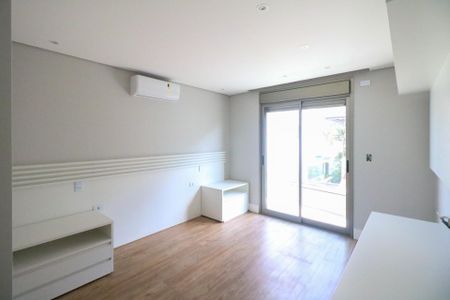 Casa de condomínio à venda com 800m², 5 quartos e 10 vagas Casa de condomínio à venda com 800m², 5 quartos e 10 vagasSuíte 3