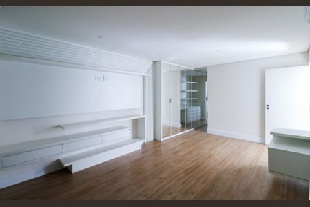 Casa de condomínio à venda com 800m², 5 quartos e 10 vagas Casa de condomínio à venda com 800m², 5 quartos e 10 vagasSuíte 5