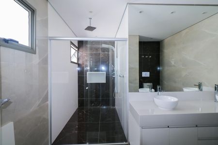 Casa de condomínio à venda com 800m², 5 quartos e 10 vagas Casa de condomínio à venda com 800m², 5 quartos e 10 vagasBanheiro da Suíte 5