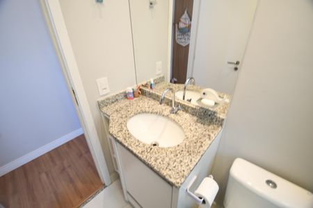 Casa de condomínio à venda com 167m², 3 quartos e 2 vagasBanheiro 3 - Suíte