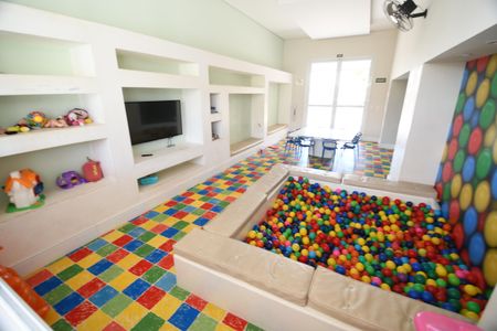 Casa de condomínio à venda com 167m², 3 quartos e 2 vagasBrinquedoteca