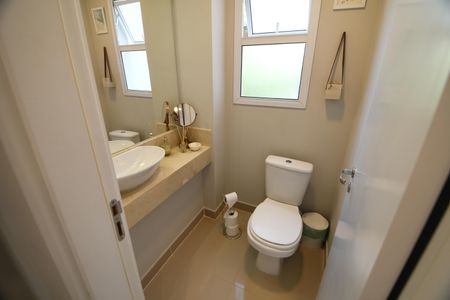 Casa de condomínio à venda com 167m², 3 quartos e 2 vagasLavabo