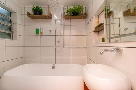 Banheiro de kitnet/studio à venda com 1 quarto, 25m² em Liberdade, São Paulo