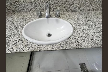 Apartamento para alugar com 182m², 3 quartos e 2 vagasSuíte 2 - Banheiro