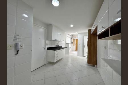 Apartamento para alugar com 182m², 3 quartos e 2 vagasCozinha e Área de Serviço