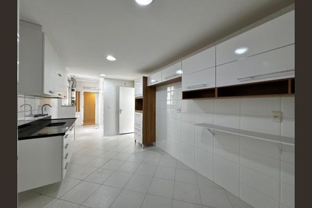 Apartamento para alugar com 182m², 3 quartos e 2 vagasCozinha e Área de Serviço