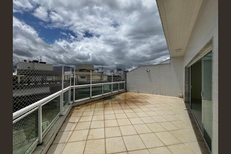 Apartamento para alugar com 182m², 3 quartos e 2 vagasTerraço