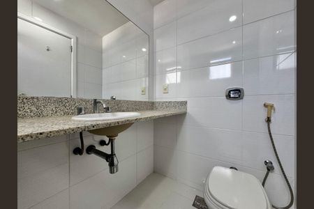 Apartamento para alugar com 182m², 3 quartos e 2 vagasSuíte 2 - Banheiro