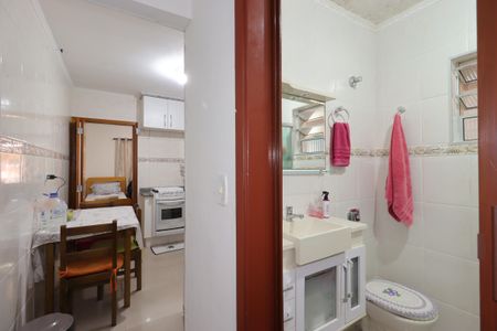 Casa à venda com 119m², 2 quartos e 2 vagasCorredor interno