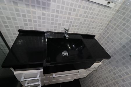 Casa à venda com 119m², 2 quartos e 2 vagasBanheiro 2 - Pia