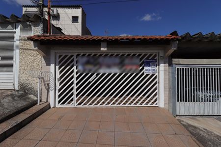 Casa à venda com 119m², 2 quartos e 2 vagasFachada com a Plaquinha FZFS-51