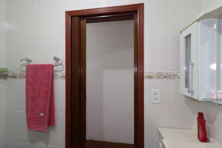 Casa à venda com 119m², 2 quartos e 2 vagasBanheiro 1