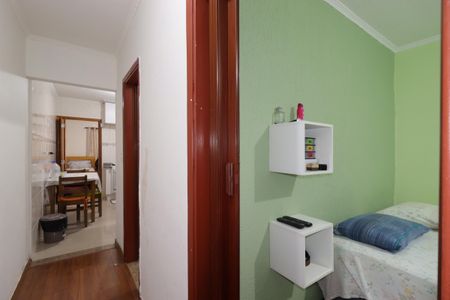 Casa à venda com 119m², 2 quartos e 2 vagasCorredor interno