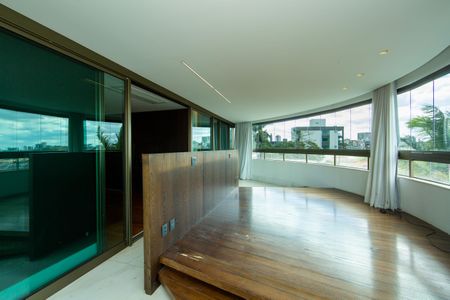 Apartamento à venda com 705m², 5 quartos e 6 vagasQUARTO2