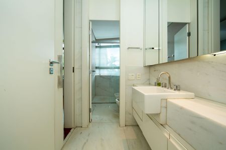 Apartamento à venda com 705m², 5 quartos e 6 vagasBANHEIRO4