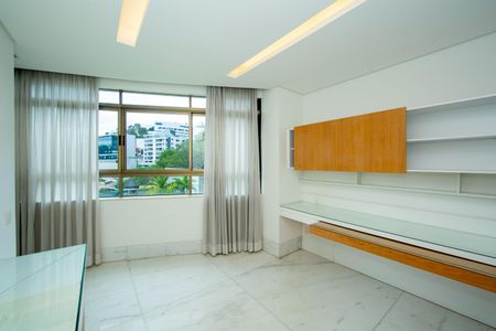 Apartamento à venda com 705m², 5 quartos e 6 vagasESCRITORIO