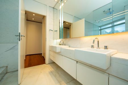 Apartamento à venda com 705m², 5 quartos e 6 vagasBANHEIRO3