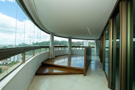 Apartamento à venda com 705m², 5 quartos e 6 vagasQUARTO2