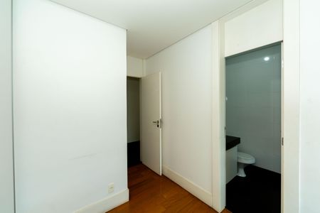 Apartamento à venda com 705m², 5 quartos e 6 vagasQUARTO DE EMPREGADA