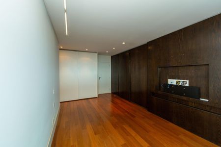 Apartamento à venda com 705m², 5 quartos e 6 vagasQUARTO2