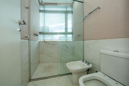 Apartamento à venda com 705m², 5 quartos e 6 vagasBANHEIRO4